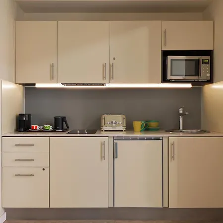 H10 Ku'damm Lofts מלון דירות ברלין